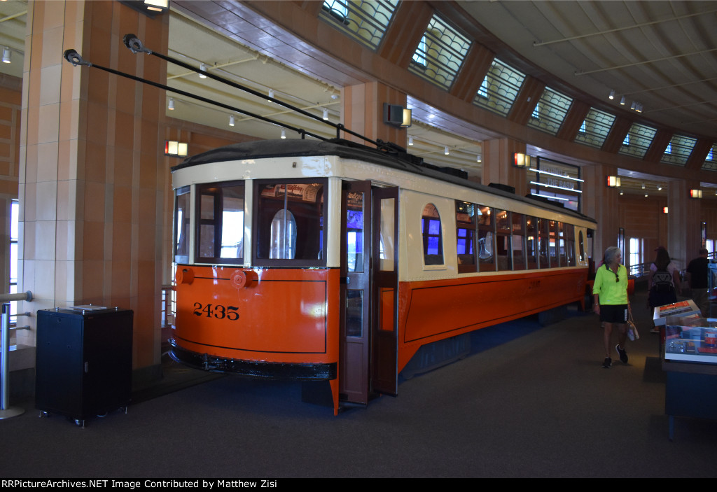 Cincinnati Street Car 2435